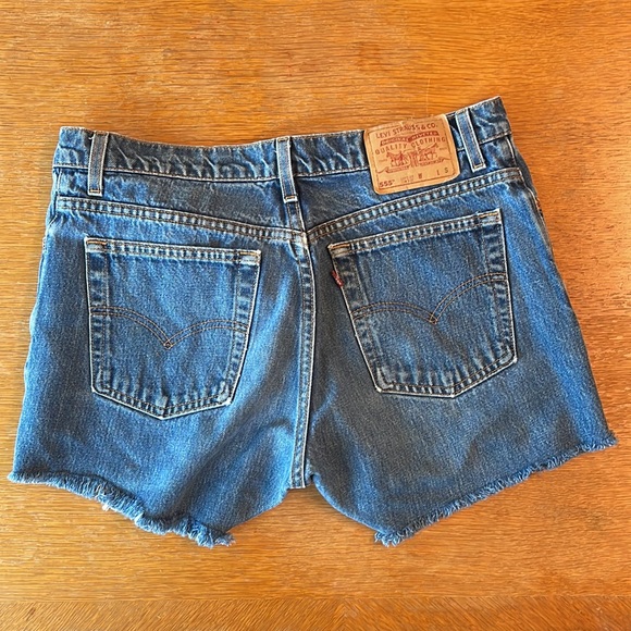 Vintage Levi’s Shorts - Picture 2 of 12